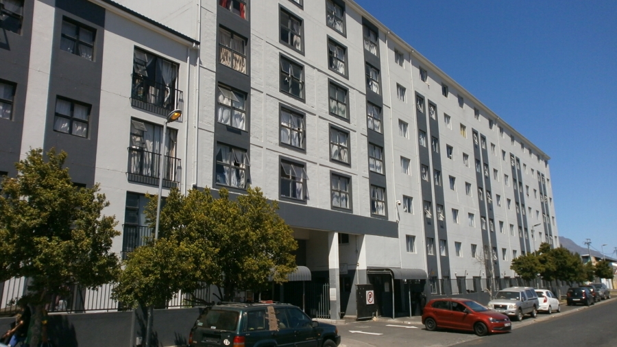 1 Bedroom Property for Sale in Maitland Western Cape